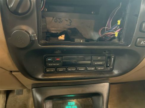 Used 1997 Ford Explorer XL image 15