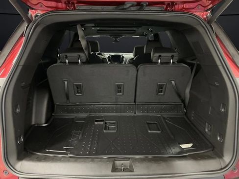 Used 2023 Chevrolet Traverse RS image 16