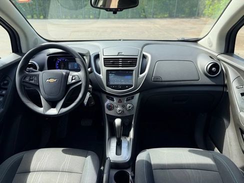 Used 2016 Chevrolet Trax LT FWD image 17