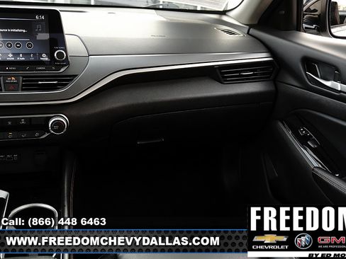 Used 2024 Nissan Altima 2.5 SR FWD image 36