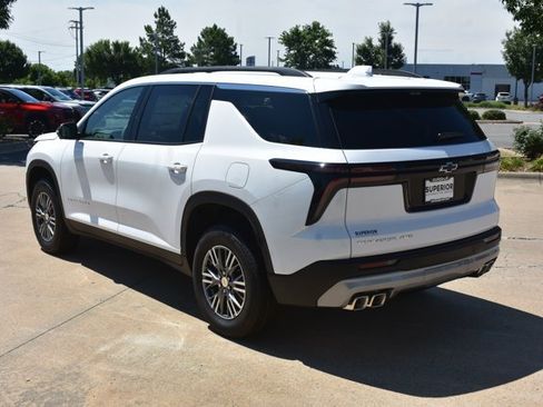 New 2026 Chevrolet Traverse LT w/ Driver Confidence Package AWD/4WD image 8