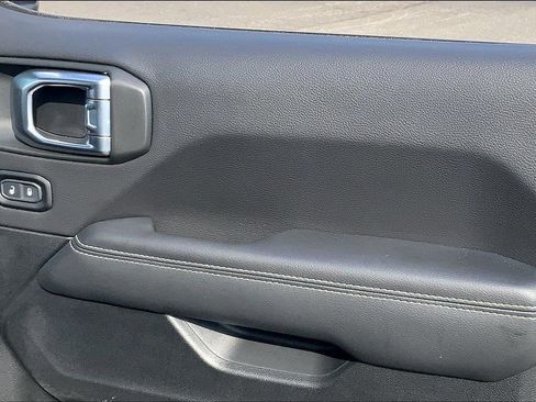 Used 2022 Jeep Wrangler Unlimited Sahara w/ Cold Weather Group image 21