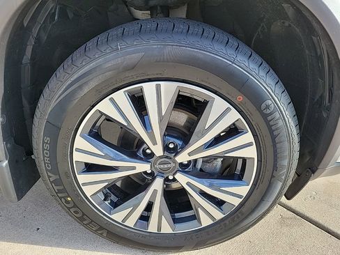 Certified 2022 Nissan Rogue SV image 10