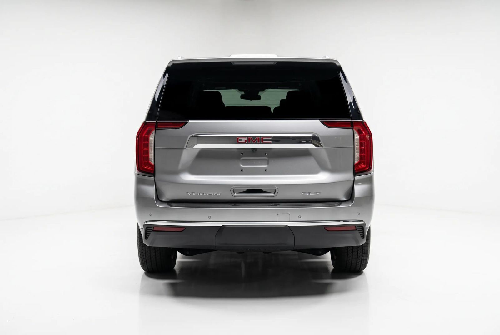 Used 2023 GMC Yukon XL SLT w/ SLT Premium Package AWD/4WD image 5