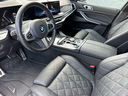 Used 2024 BMW X7 xDrive40i w/ M Sport Package AWD/4WD image 9
