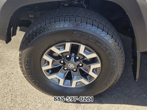 Used 2022 Toyota Tacoma TRD Off-Road AWD/4WD image 22