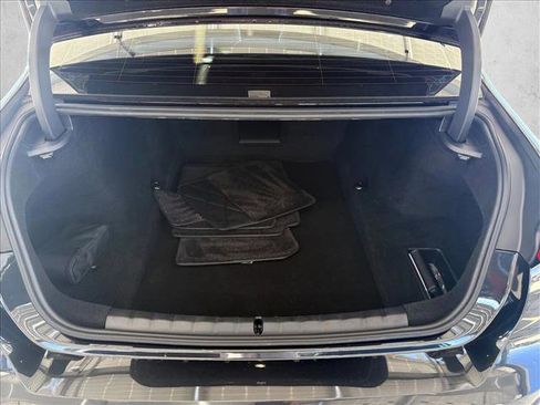 Used 2023 BMW 740i w/ Executive Package image 6