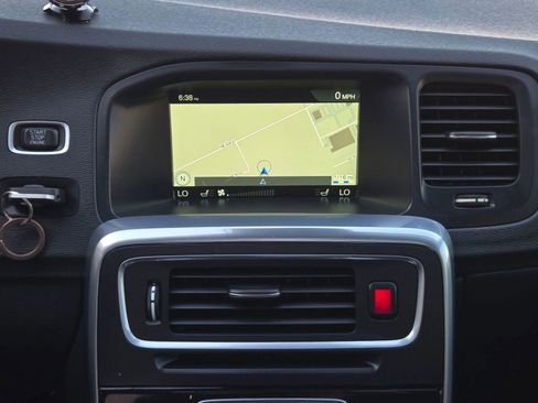 Used 2016 Volvo V60 T5 Cross Country w/ Convenience Package AWD/4WD image 27