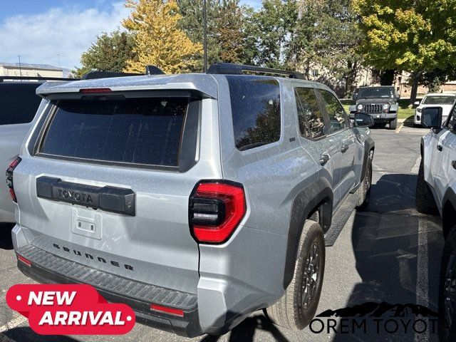 Used 2025 Toyota 4Runner SR5 AWD/4WD image 19