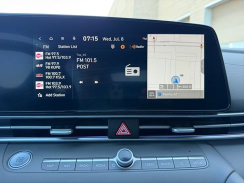 Used 2024 Hyundai Elantra SEL FWD image 12