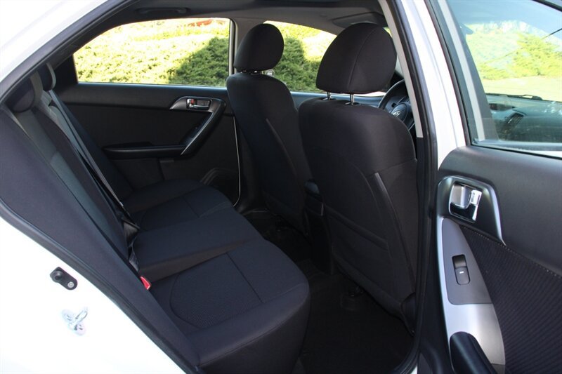 Used 2013 Kia Forte EX w/ Premium Pkg FWD image 6