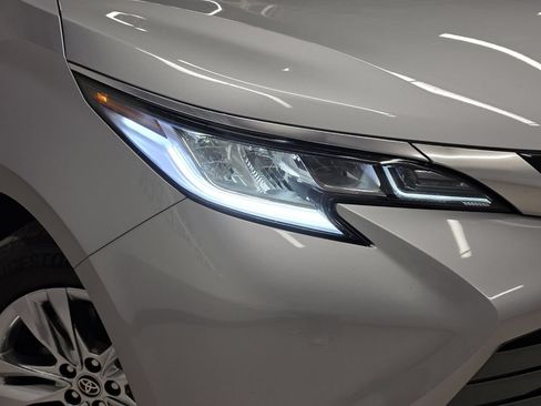 Used 2022 Toyota Sienna Limited AWD/4WD image 51