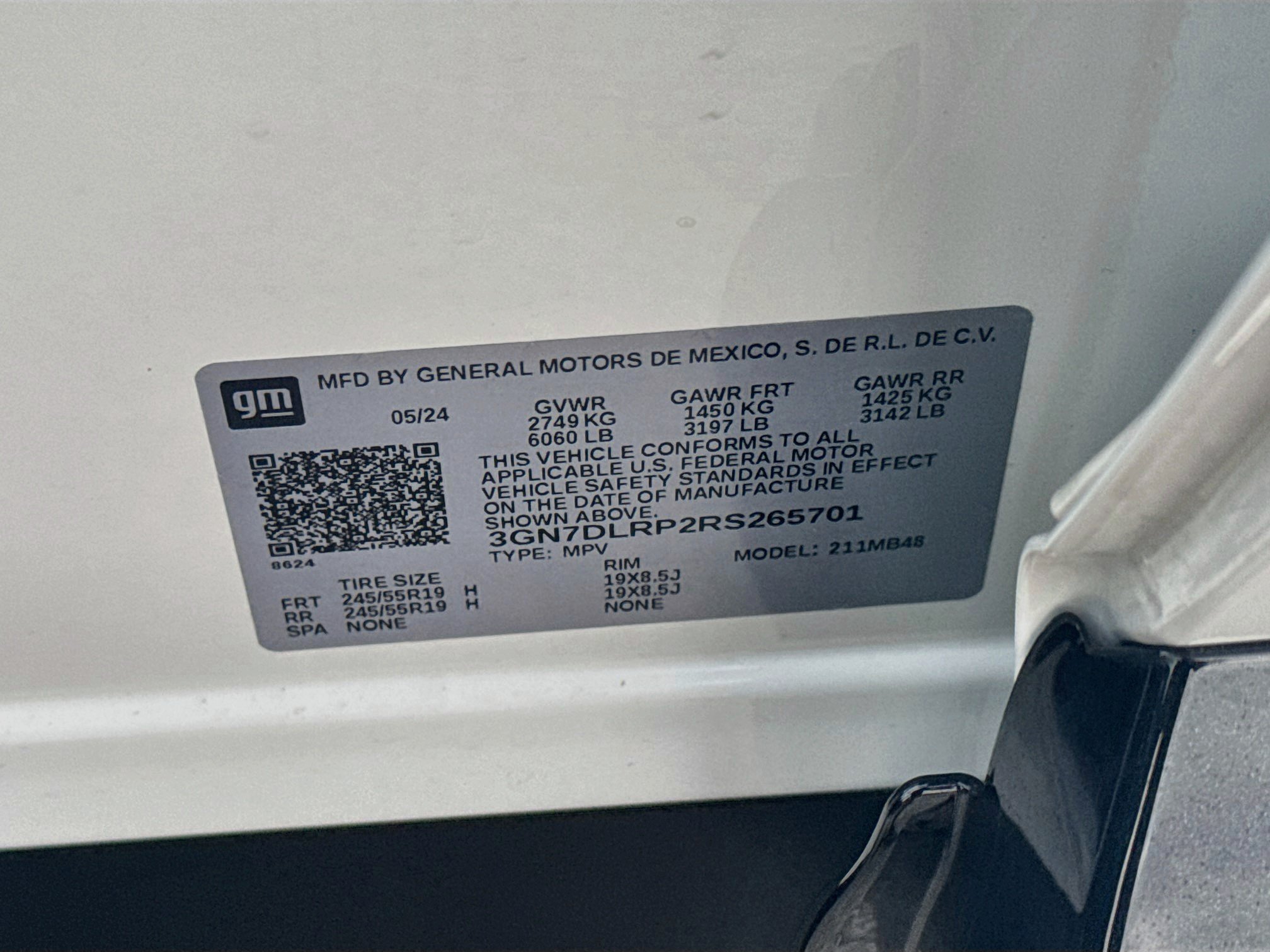 Used 2024 Chevrolet Equinox EV LT FWD image 38