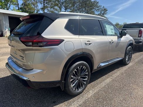 New 2026 Nissan Rogue Platinum w/ Platinum Premium Package AWD/4WD image 3