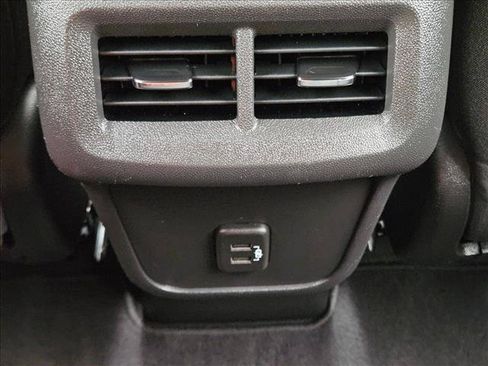 Used 2024 Chevrolet Equinox LT FWD image 16