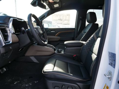 New 2026 GMC Canyon Denali AWD/4WD image 9