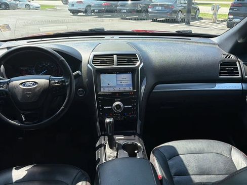 Used 2018 Ford Explorer Sport w/ Equipment Group 401A AWD/4WD image 8