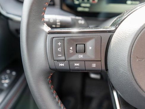 Certified 2025 Nissan Kicks SR image 23