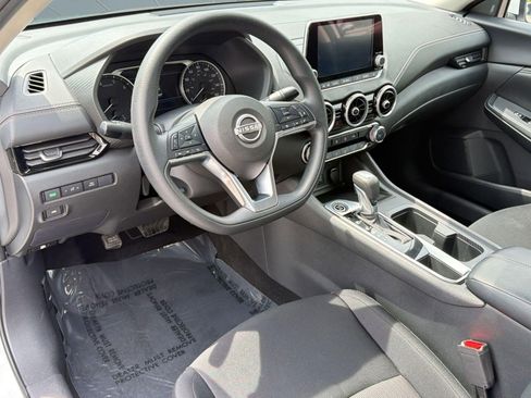 Used 2025 Nissan Sentra SV FWD image 4