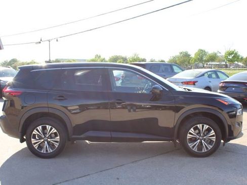 Used 2021 Nissan Rogue SV AWD/4WD image 2