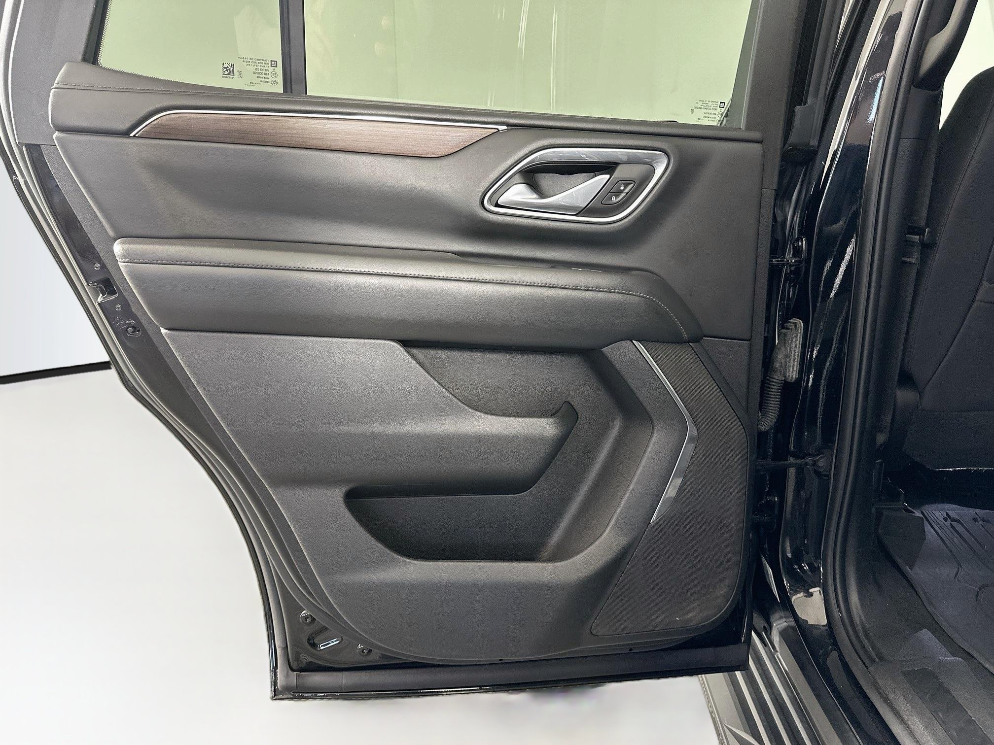 Used 2023 GMC Yukon SLE w/ Gmc Pro Safety Plus Package RWD image 26