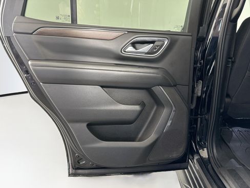 Used 2023 GMC Yukon SLE w/ Gmc Pro Safety Plus Package RWD image 26