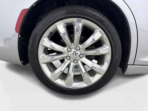 Used 2018 Chrysler 300 Limited w/ Safetytec Plus Group RWD image 48