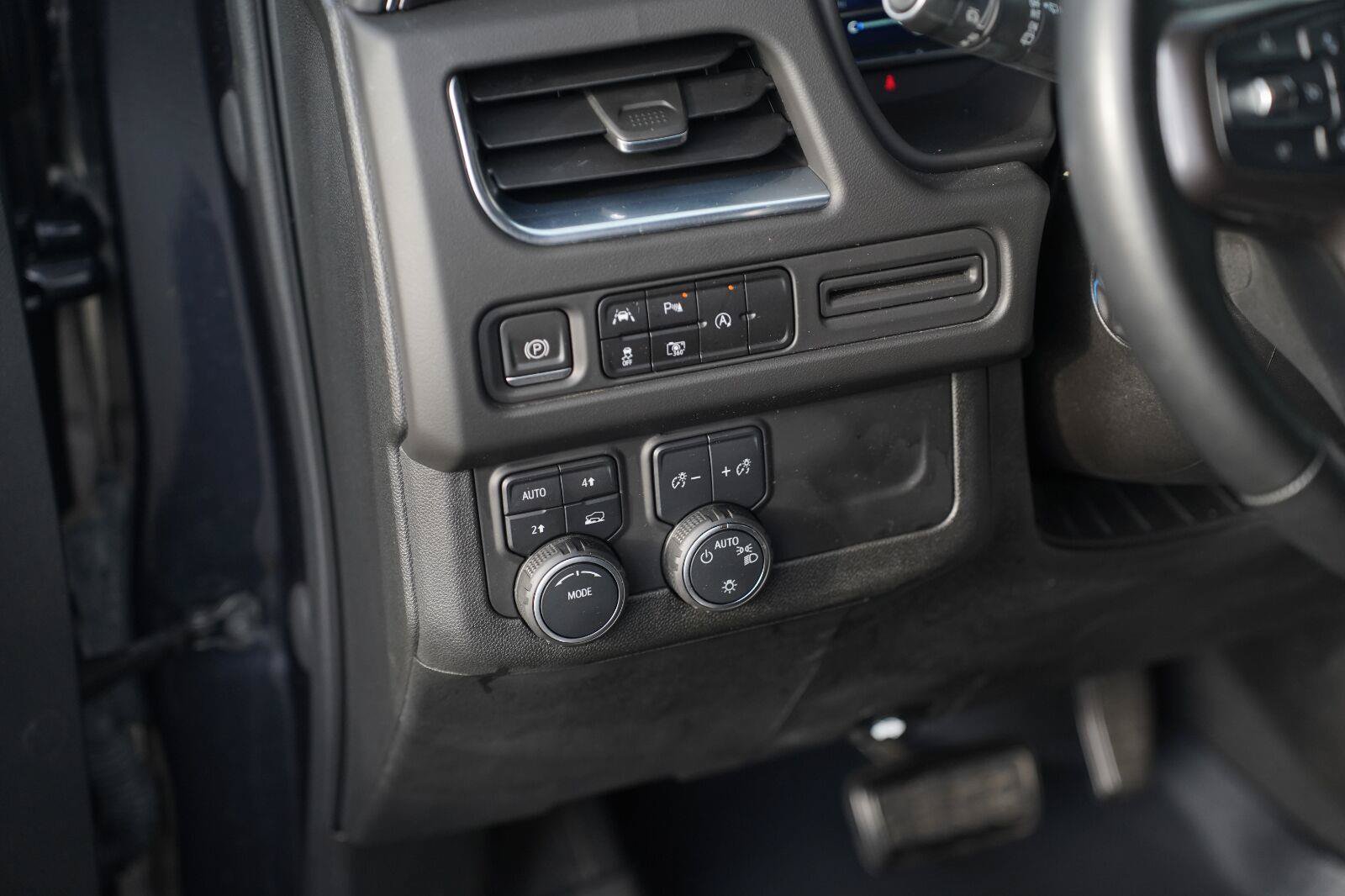 Used 2023 Chevrolet Tahoe RST w/ Luxury Package AWD/4WD image 14