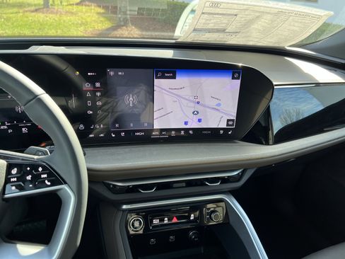 Used 2025 Audi Q5 Premium Plus AWD/4WD image 25