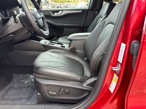 New 2025 Ford Escape SE w/ PHEV Premium Package FWD image 9