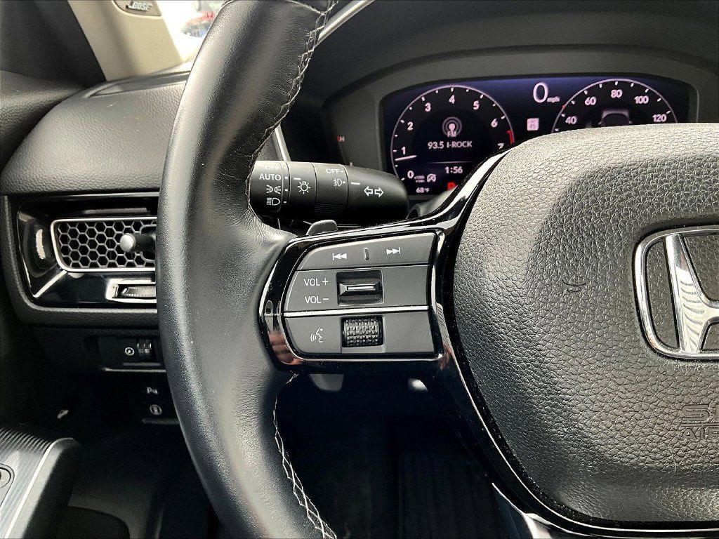 Used 2022 Honda Civic Touring image 13
