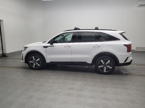 Used 2022 Kia Sorento EX w/ Panoramic Sunroof Package image 3