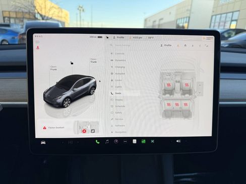 Used 2023 Tesla Model Y Long Range image 32