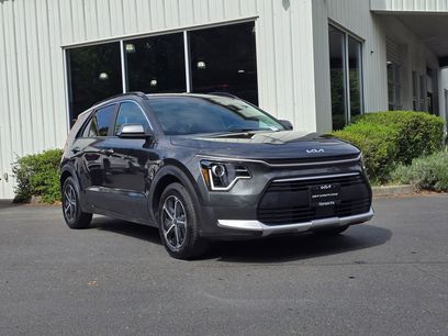 Certified 2025 Kia Niro EX