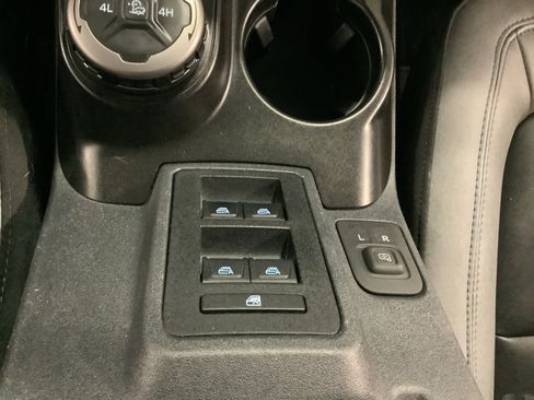 Used 2022 Ford Bronco Black Diamond AWD/4WD image 21