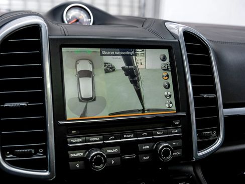 Used 2016 Porsche Cayenne GTS image 24