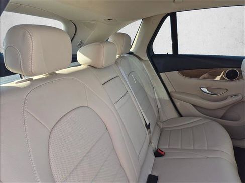 Used 2019 Mercedes-Benz GLC 300 image 12