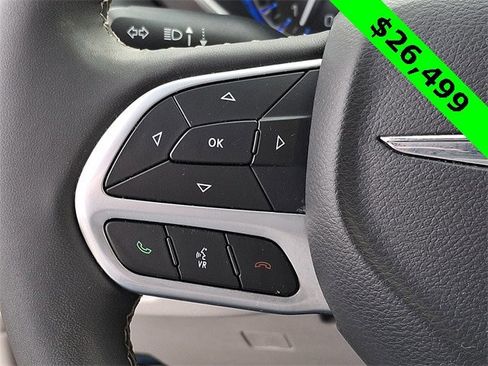 Certified 2024 Chrysler Pacifica Touring-L image 23