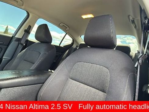 Used 2024 Nissan Altima 2.5 SV FWD image 11