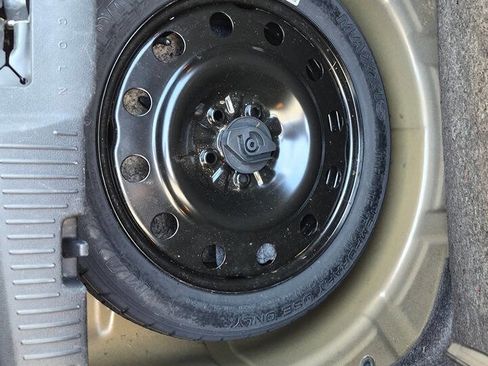 Used 2012 Lincoln MKS FWD image 74