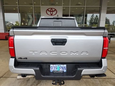 Used 2024 Toyota Tacoma TRD Off-Road w/ TRD Off Road Premium Package AWD/4WD image 10
