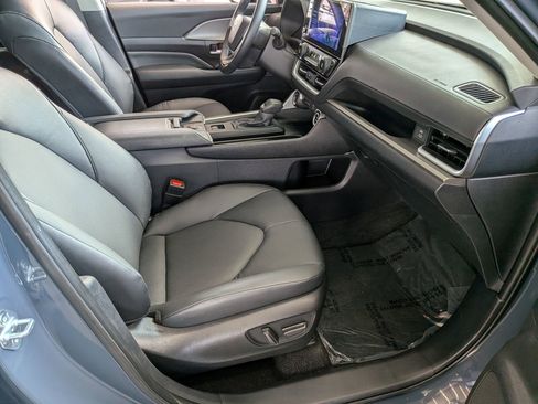 Certified 2025 Toyota Grand Highlander FWD image 35