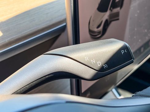 Used 2018 Tesla Model 3 Long Range RWD image 18