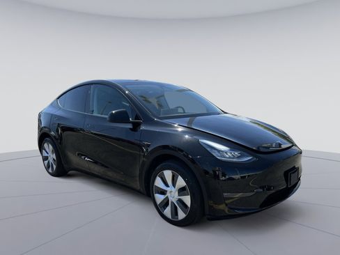 Used 2023 Tesla Model Y Long Range AWD/4WD image 11