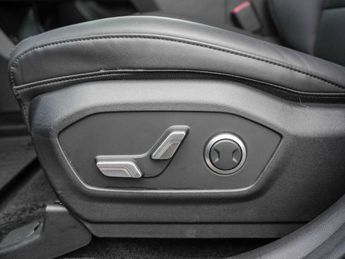 Used 2025 Hyundai Santa Fe SEL FWD image 25