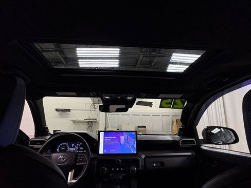 Certified 2025 Toyota 4Runner TRD Off-Road Premium image 21