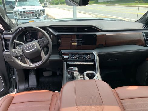 Used 2025 GMC Sierra 1500 Denali Ultimate AWD/4WD image 10
