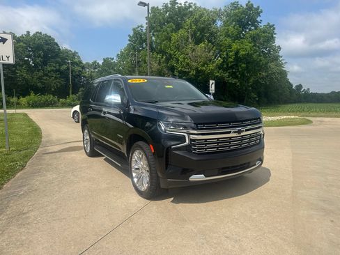 Used 2023 Chevrolet Tahoe Premier AWD/4WD image 3