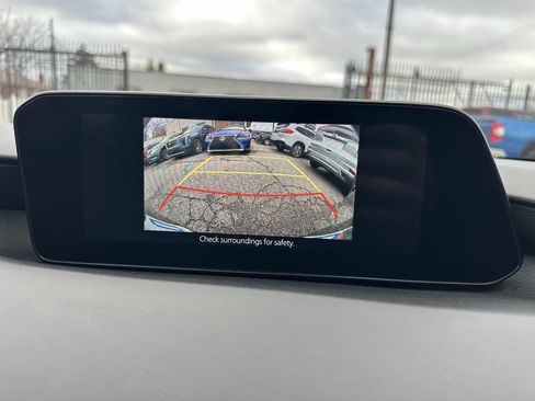 Used 2023 MAZDA MAZDA3 s image 27