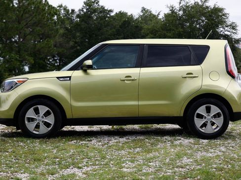Used 2016 Kia Soul w/ Convenience Package FWD image 3